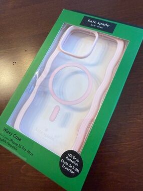 NWT! ♠️ kate spade wavy protective phone case for iPhone 16 Pro Max in pink